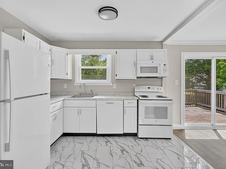 150 Fairway Rd — Photo 10