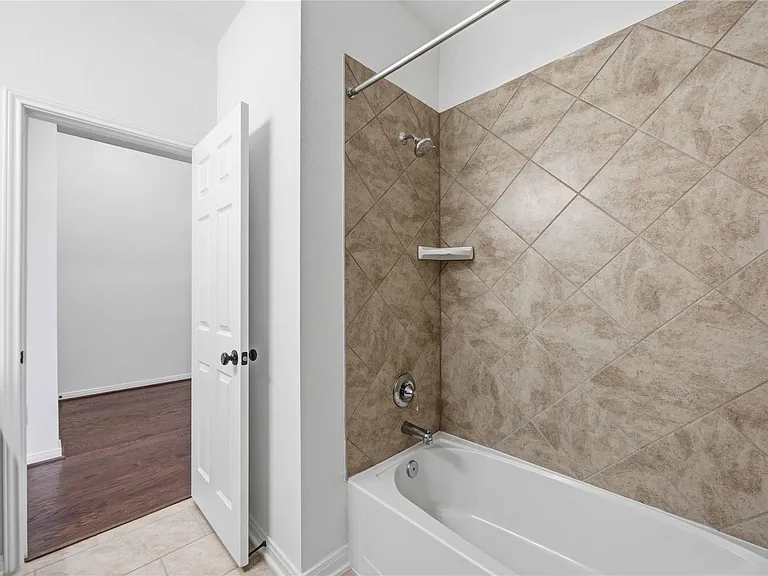 7627 Coral Key Dr — Photo 17