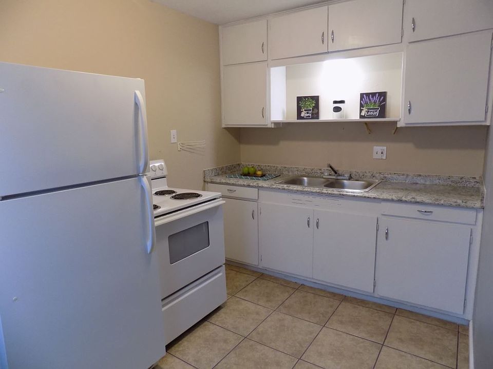 560 Estancia Dr NW 560 Estancia Dr NW Albuquerque NM Zillow