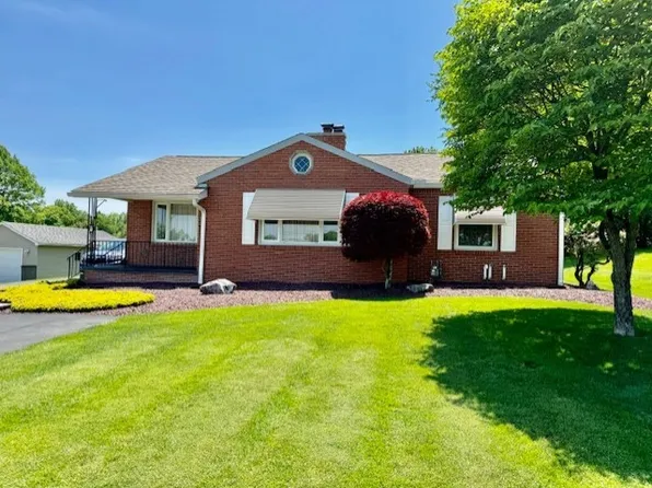 16 E Fairview Ave, Bessemer, PA 16112