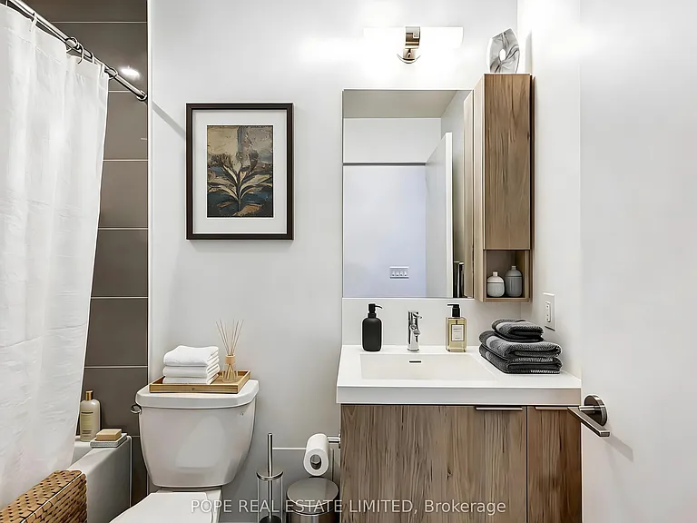 225 Sumach St #W1002 — Photo 3