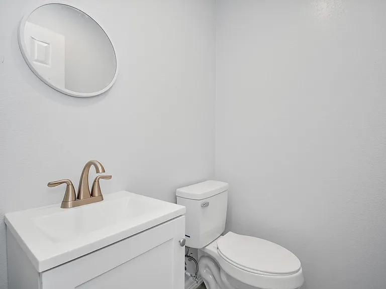 8595 Parkway Dr #B — Photo 16