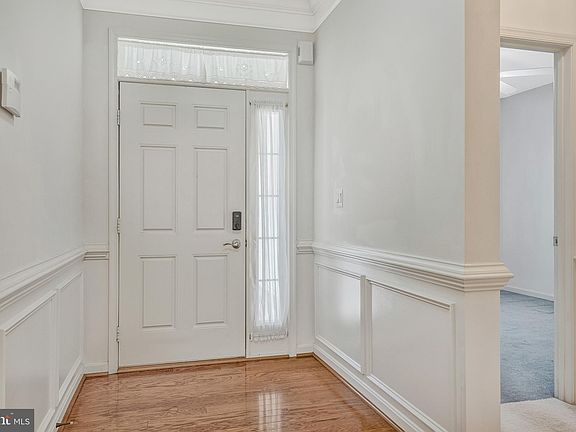 5th image of 251 Williamsburg Cir