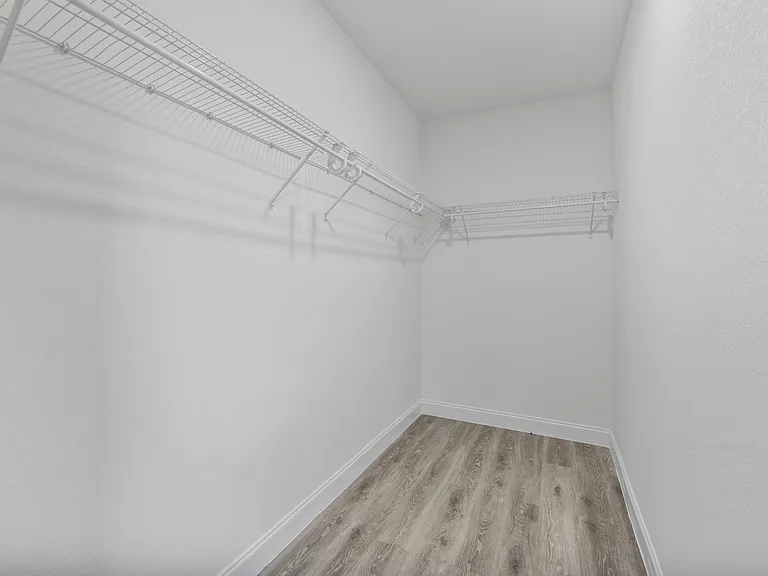 727 Cane St E — Photo 28