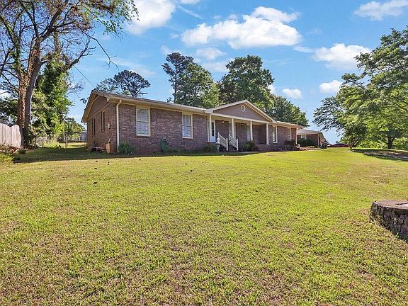 3rd image of 2681 Kings Cir