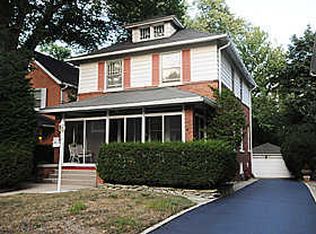 2351 Ridge Ave, Evanston, IL 60201