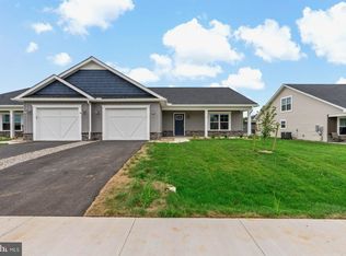 488 Dripping Spring Dr, Hedgesville, WV 25427