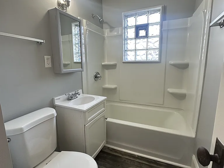 523 Webster Ave #1 — Photo 8