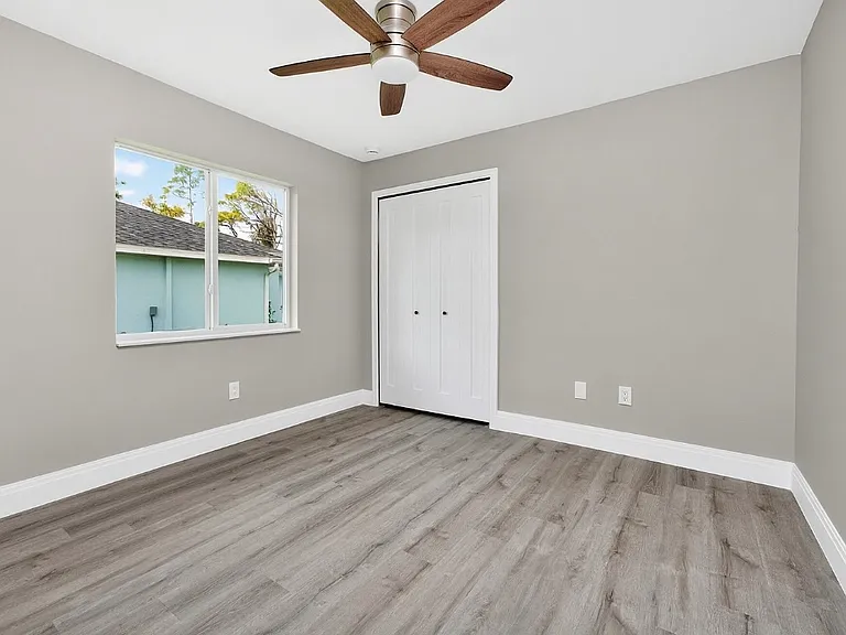 2090 Como St #2090 — Photo 5