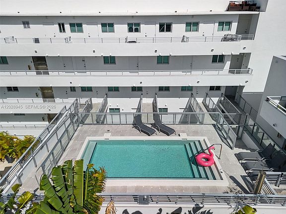 4th image of 421 Meridian Ave APT 6