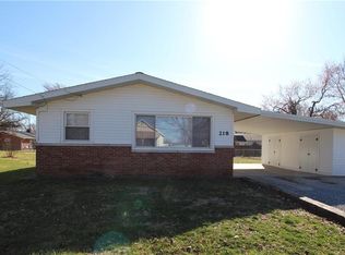 218 N Jackson St, Olney, IL 62450