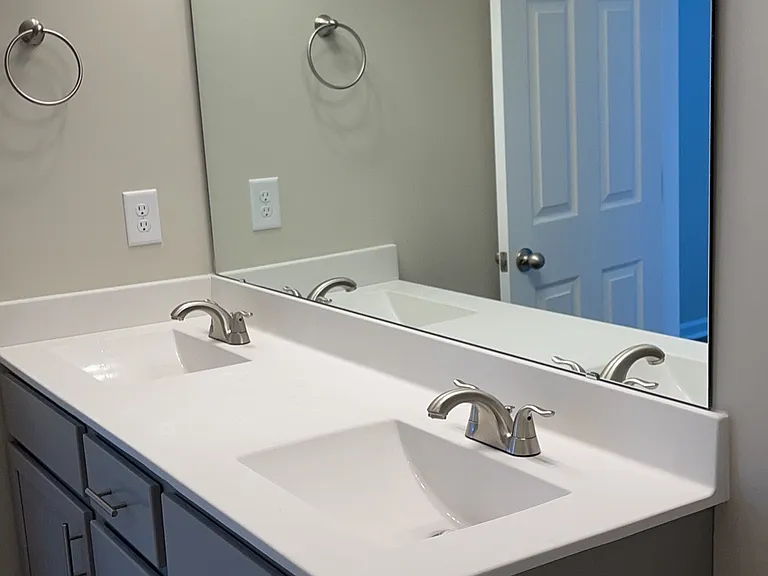 4033 Lucerne Ct #A — Photo 11