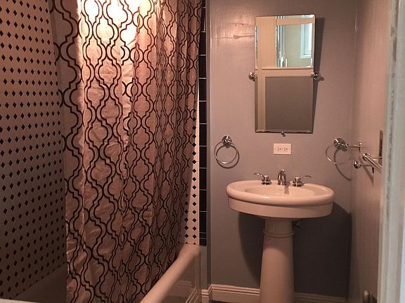 3rd image of 608 Hampshire St #608