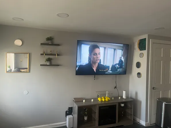 (undisclosed Address), Fresh Meadows, NY 11365