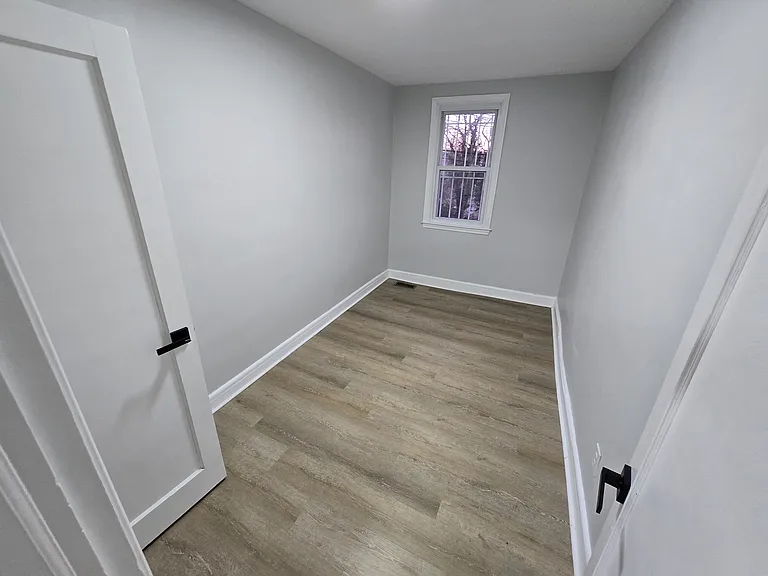 2814 E Federal St — Photo 7