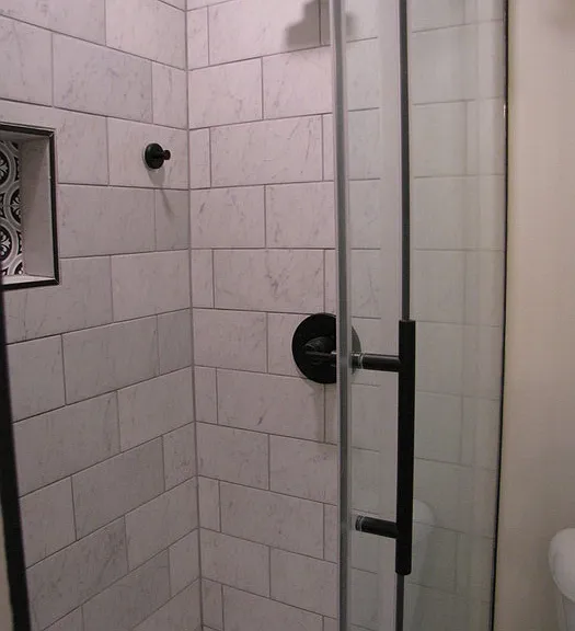 220 Elizabeth St — Photo 15