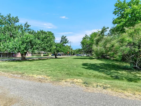 N Lackey St, Tom Bean, TX 75489