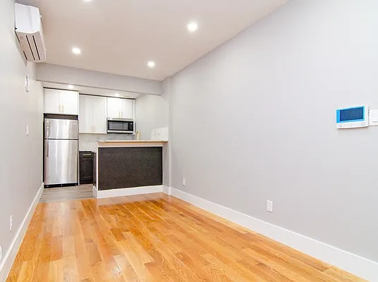 Rented by Compass | media 7