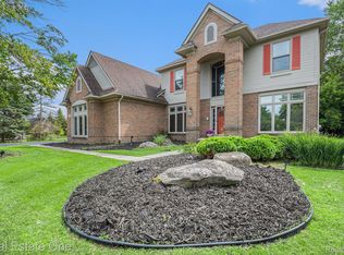 7476 Colchester Ln, West Bloomfield, MI 48322