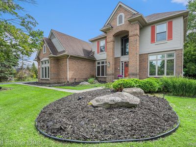 7476 Colchester Ln, West Bloomfield, MI, 48322