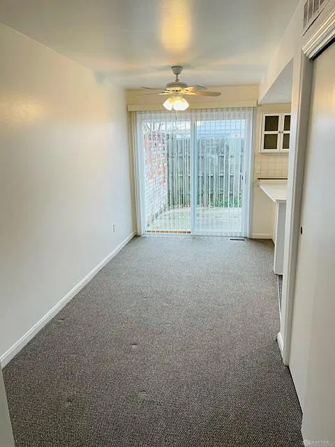 2 bed, 1.5 bath, 992 sqft, $1,250 — Photo 3