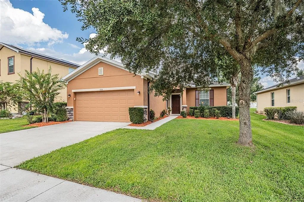 3 bed, 2.0 bath, 1448 sqft, $2,100 — Photo 4
