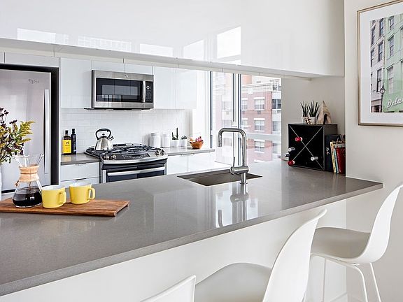 5th image of 45 Hoyt St #6H