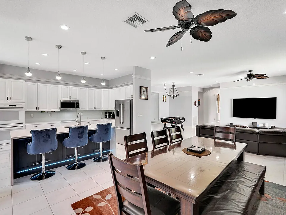19084 Skyridge Cir