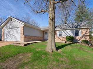 1145 Derbyshire Dr, Ballwin, MO 63021
