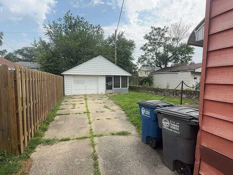 1726 Balkan Pl — Photo 2