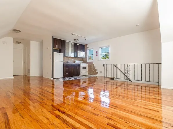 2 Pinecrest Rd, Jersey City, NJ 07305