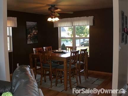 Dining room window faces the street (12'3 x 10'5)