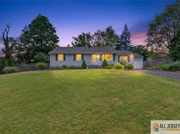 122 Runyon Ave, Piscataway, NJ 08854