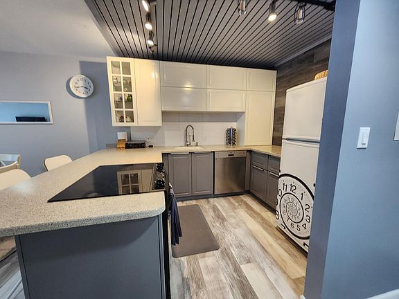 4th image of 3101 N Country Club Dr APT 210