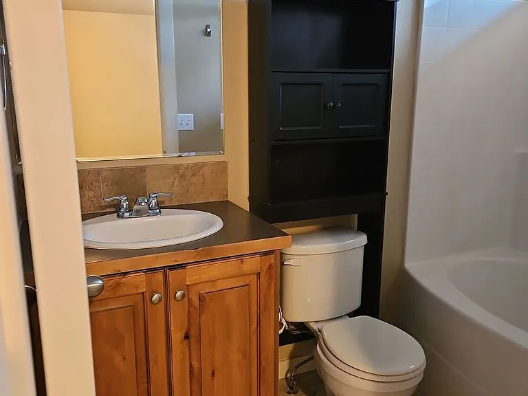5664 N Hertford Way — Photo 9