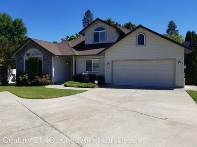 1211 Ironwood Dr, Grants Pass, OR, 97526
