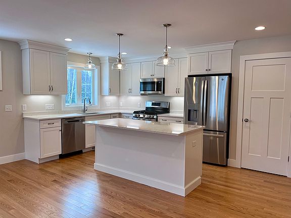 3rd image of 9B Balsam Drive #99