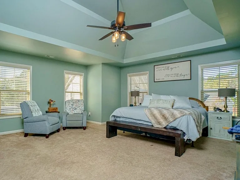 205 Holmes Point Ct — Photo 11