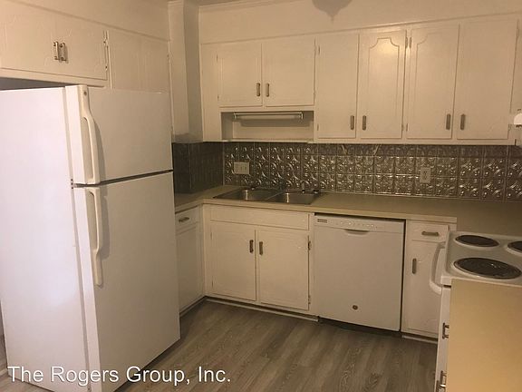 3rd image of 1725 Graham Ave APT K