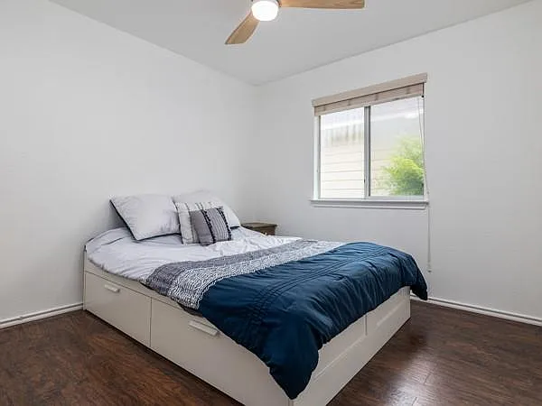 536 W Metcalfe St — Photo 11