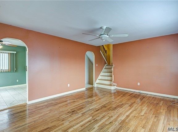 3rd image of 8 Pocahontas St E