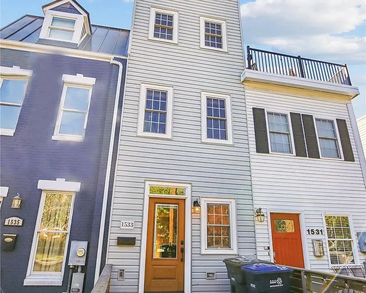 1533 A St NE — Photo 1