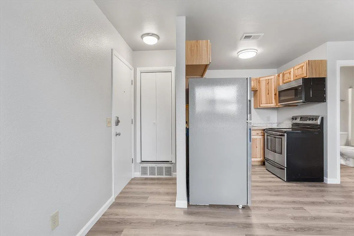 1 bed, 550 sqft, $995 — Photo 1