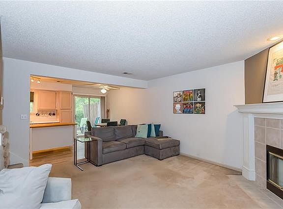 4th image of 6027 NE Moonstone Dr #17-D