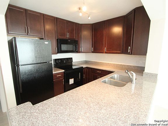 3rd image of 1129 W Ashby Pl APT 17