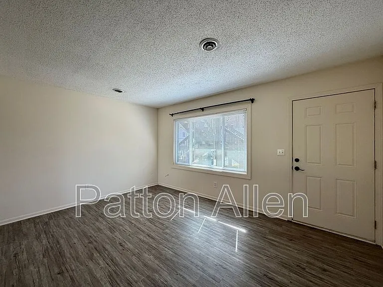 21 Dawnwood Cir — Photo 2