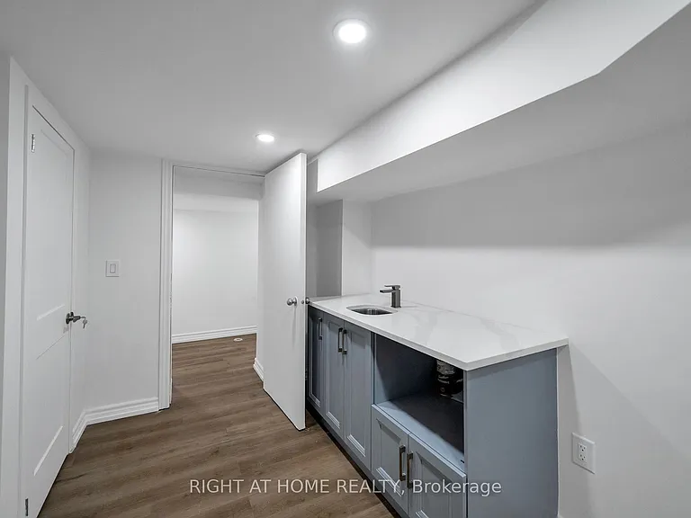 49 Priory Dr #BASEMENT — Photo 4