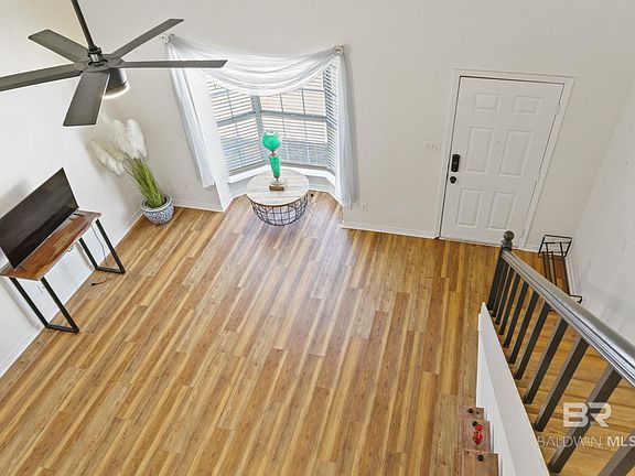 5th image of 600 Cheshire Ln APT 10