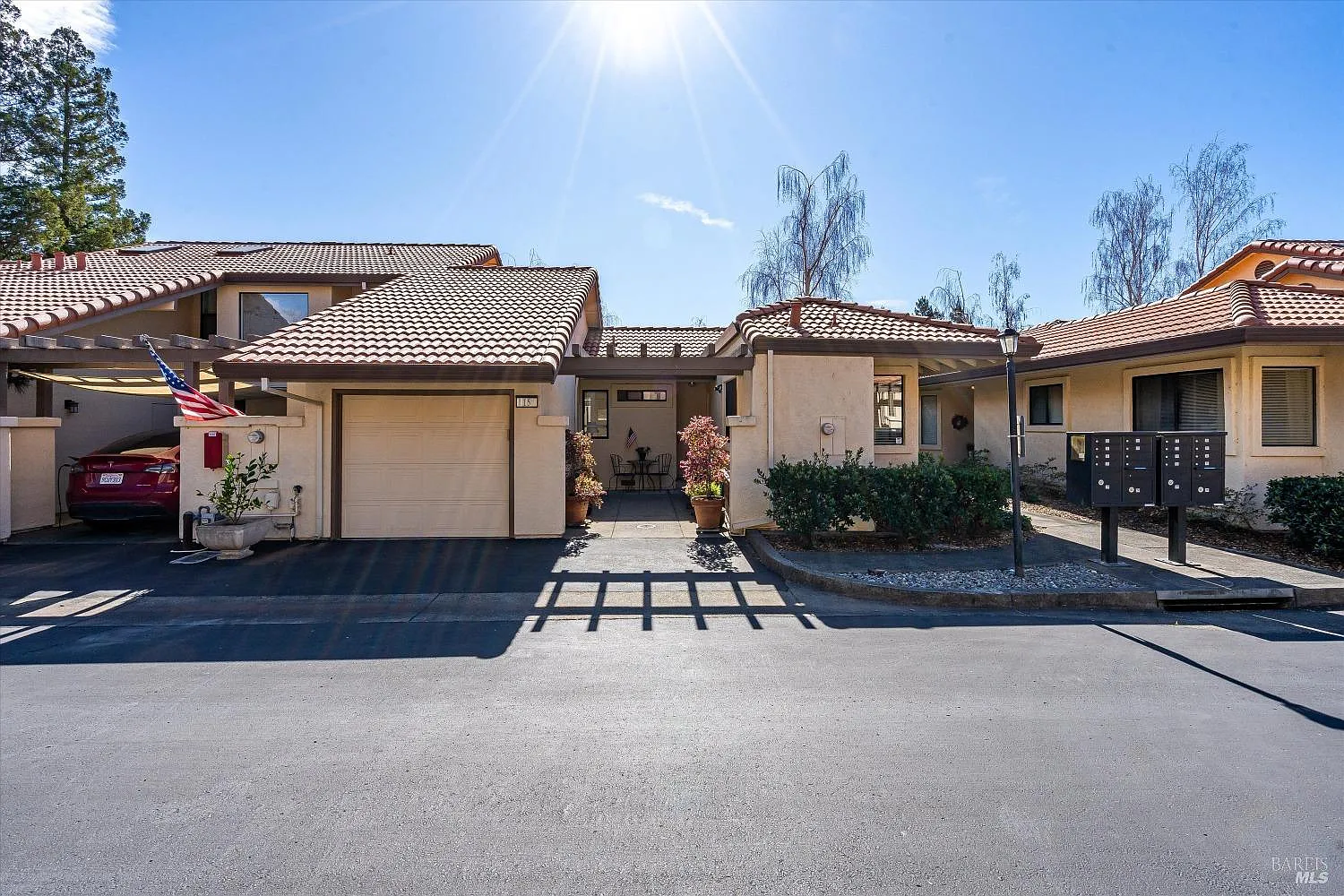 15 Fountain Grove Circle photo 1