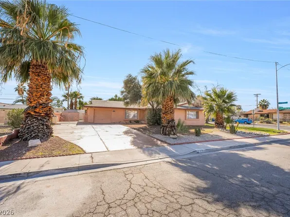 2163 Golden Arrow Dr, Las Vegas, NV 89169